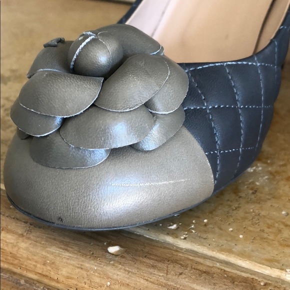 Channel quilted two tone heels - Picture 5 of 10